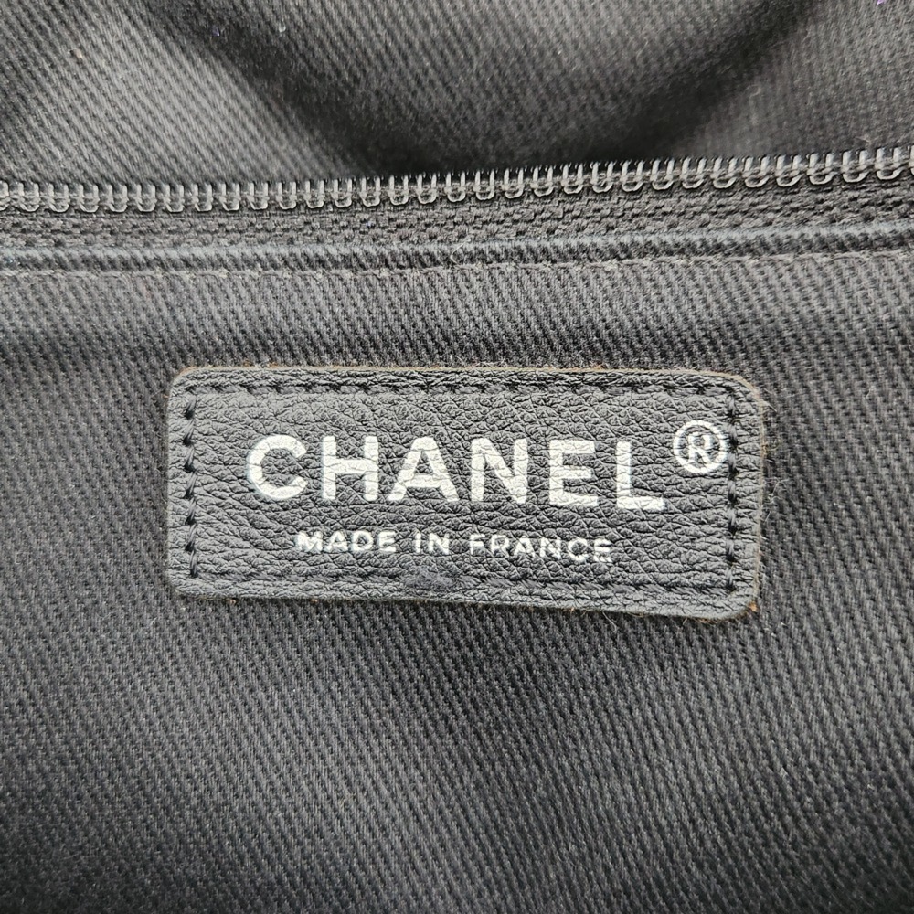 CHANEL Bag - Picture 6 of 16